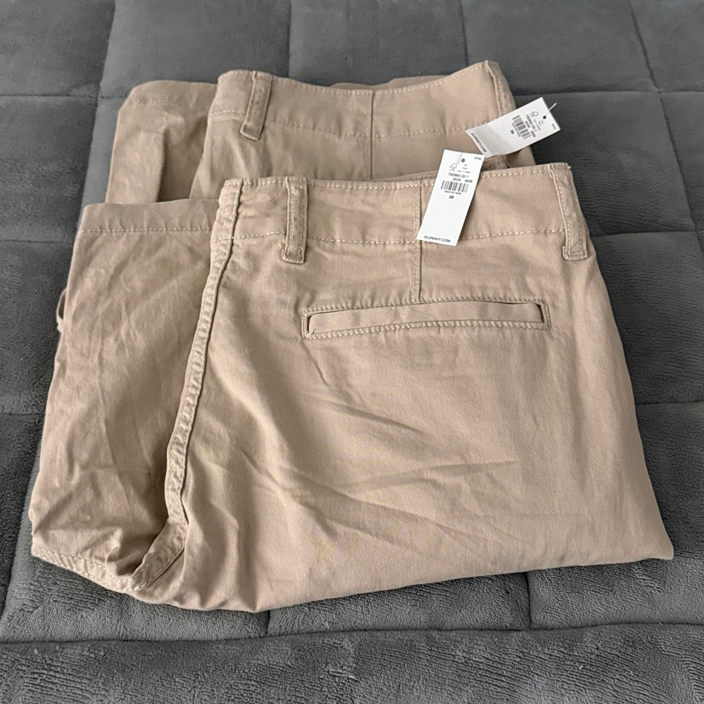 NWT Men’s Old Navy Cargo Shorts size 36 selling as a bundle - Picture 11 of 11